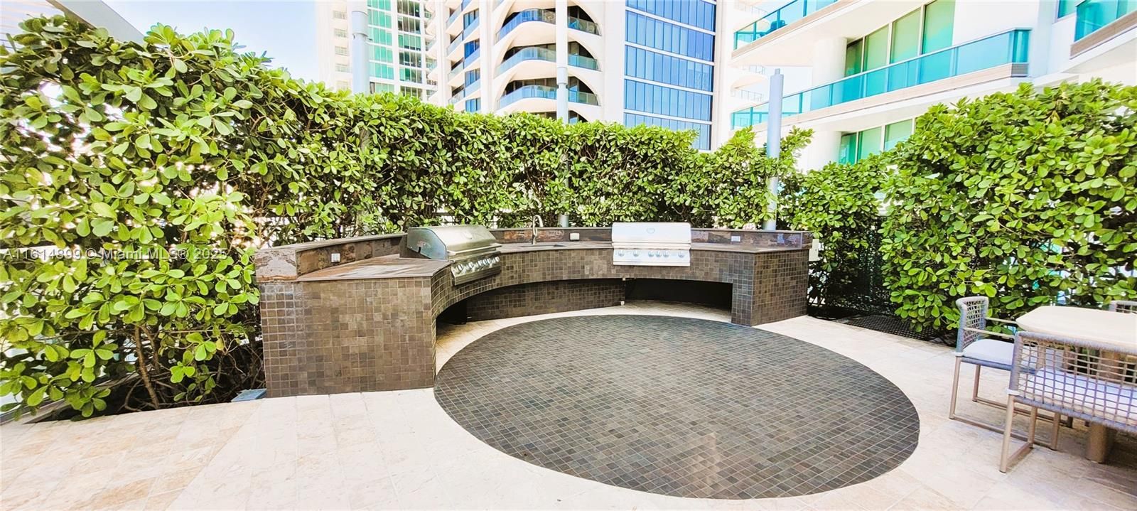 Recently Sold: $649,000 (1 beds, 2 baths, 912 Square Feet)
