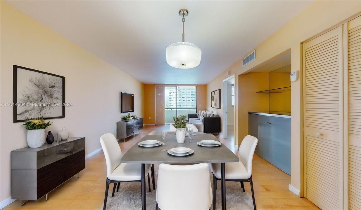 For Sale: $335,000 (1 beds, 1 baths, 740 Square Feet)