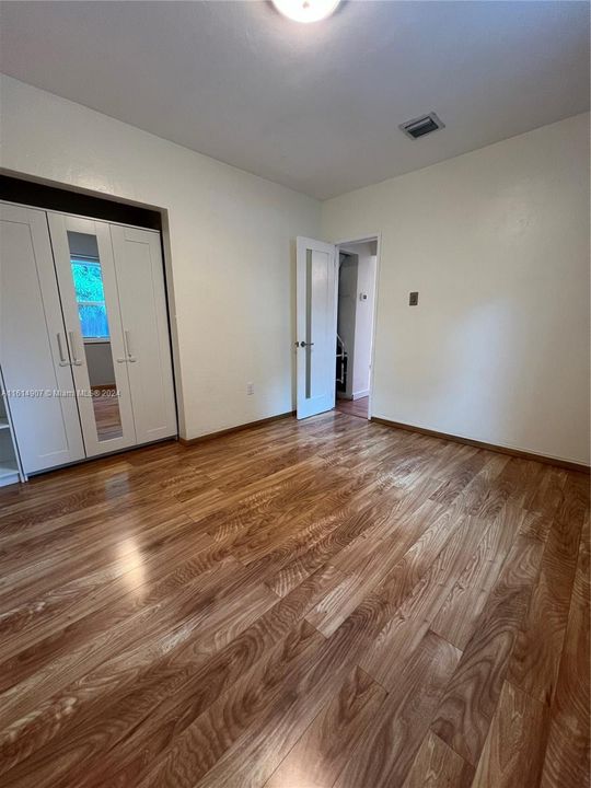 For Rent: $3,000 (2 beds, 1 baths, 739 Square Feet)