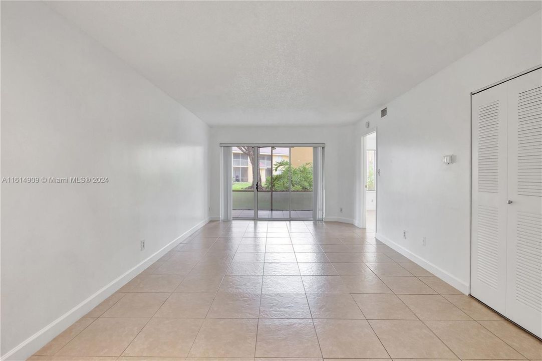 For Rent: $2,250 (2 beds, 2 baths, 1044 Square Feet)