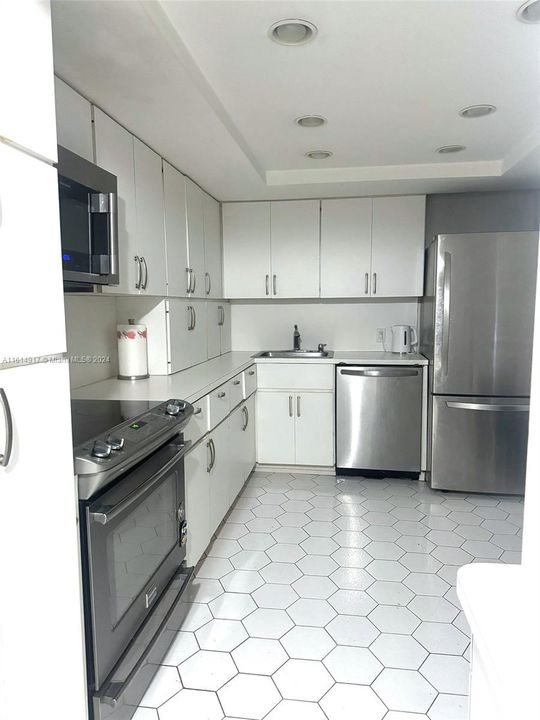 For Rent: $3,500 (2 beds, 2 baths, 1296 Square Feet)