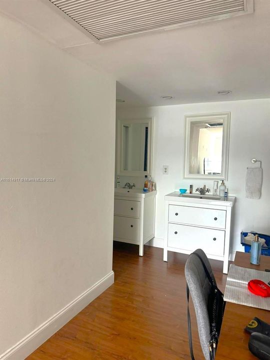 For Rent: $3,500 (2 beds, 2 baths, 1296 Square Feet)