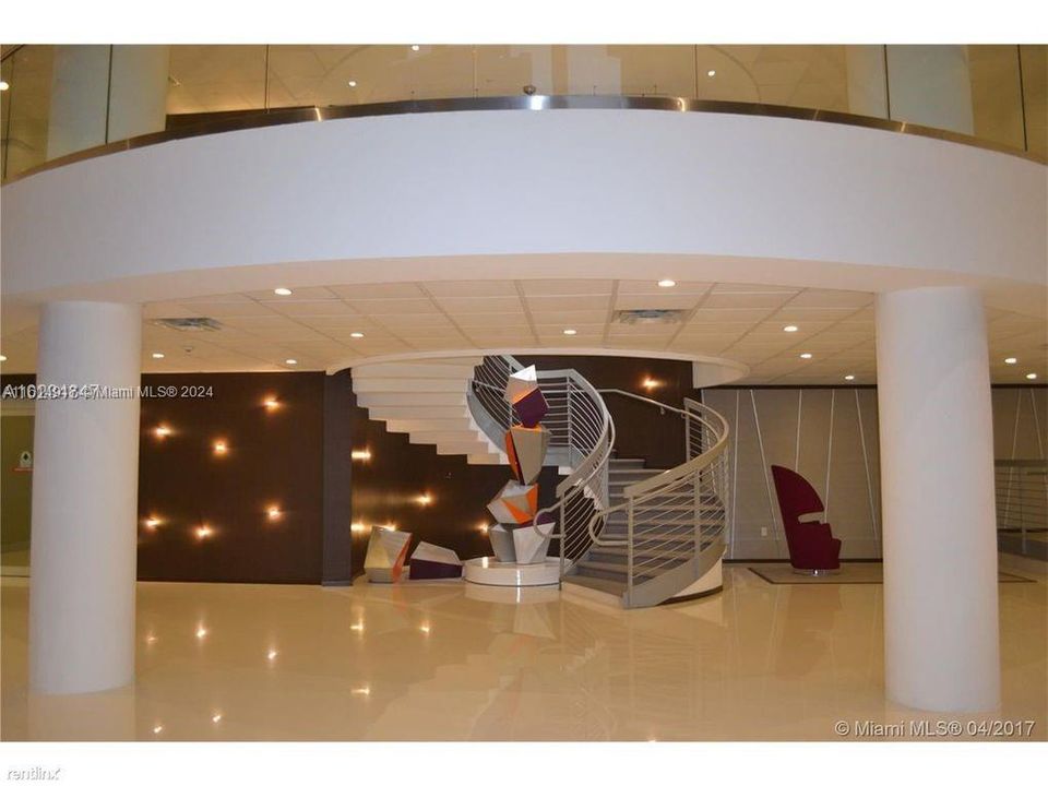 Recently Rented: $3,200 (2 beds, 2 baths, 1296 Square Feet)