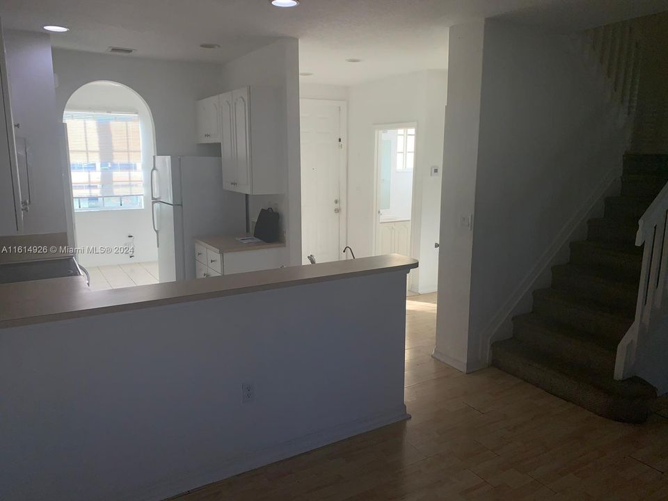 For Rent: $2,650 (3 beds, 2 baths, 1614 Square Feet)