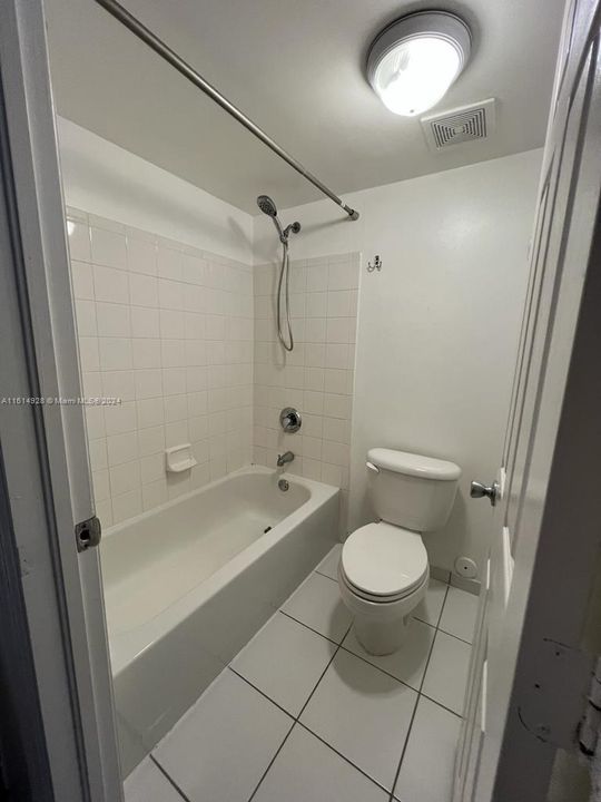 出租: $3,650 (3 贝兹, 2 浴室, 1424 平方英尺)