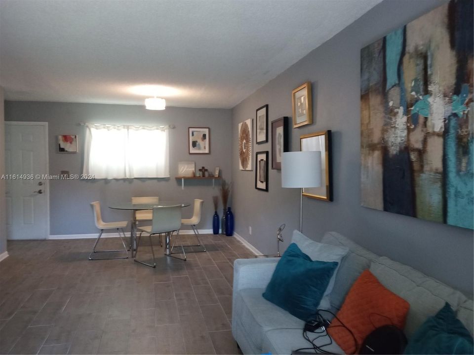 For Rent: $1,500 (1 beds, 1 baths, 691 Square Feet)