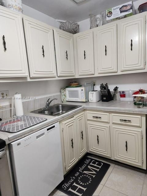 For Sale: $135,000 (2 beds, 2 baths, 1100 Square Feet)