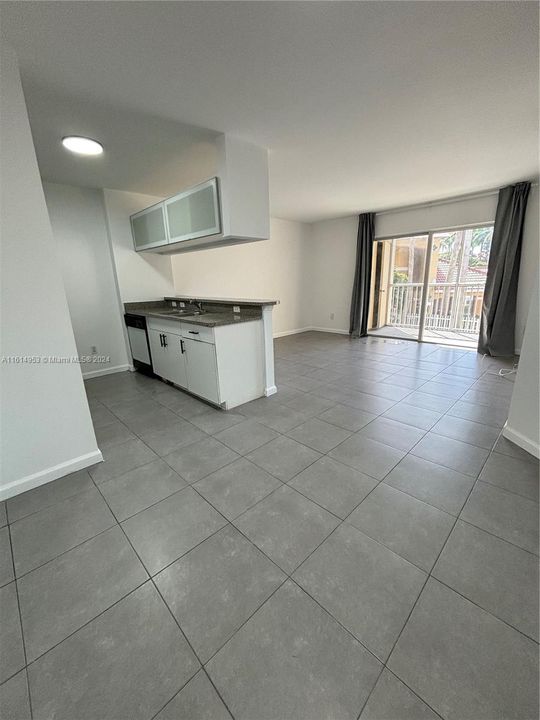 For Rent: $1,850 (1 beds, 1 baths, 537 Square Feet)