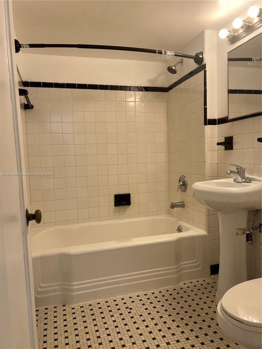 For Rent: $1,925 (1 beds, 1 baths, 16314 Square Feet)