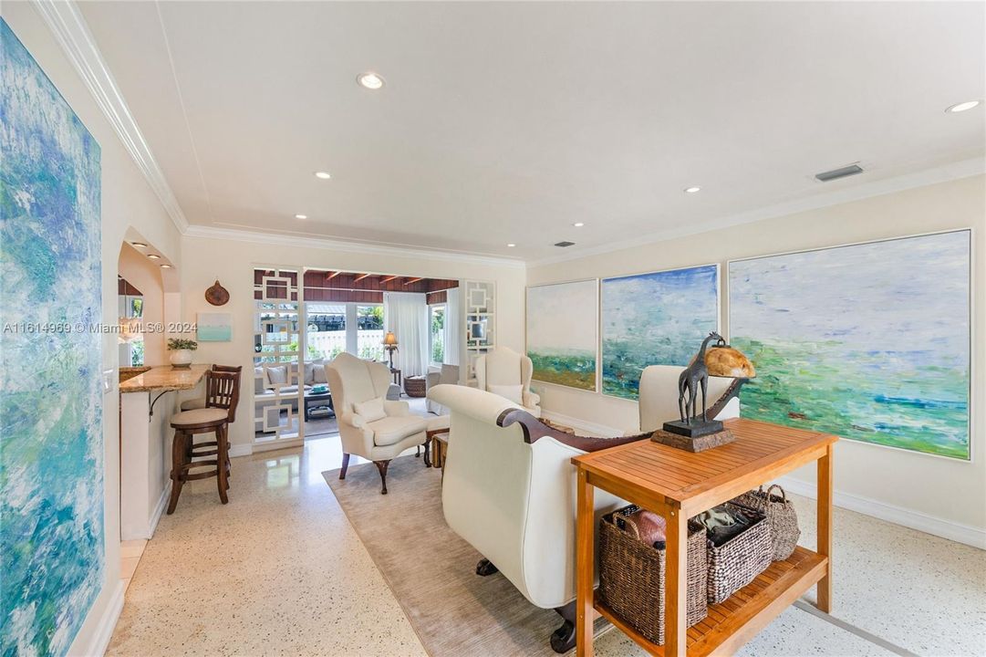 Active With Contract: $1,399,000 (2 beds, 2 baths, 1450 Square Feet)