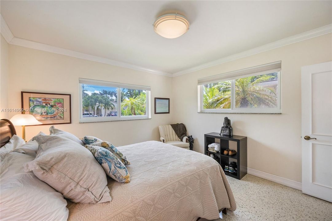 Active With Contract: $1,399,000 (2 beds, 2 baths, 1450 Square Feet)