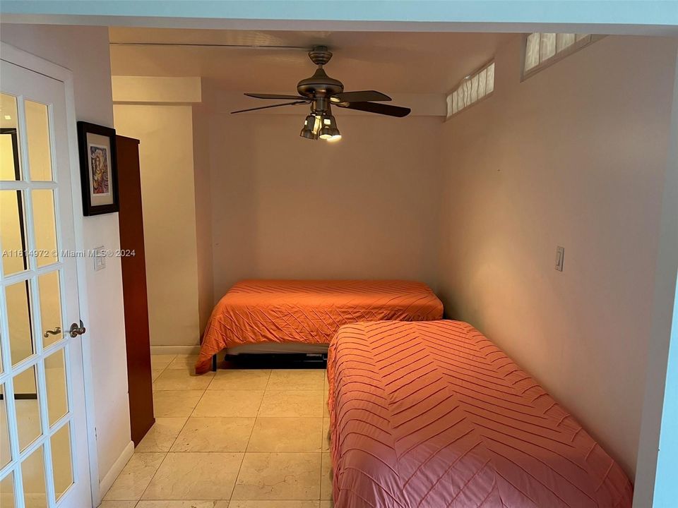 For Rent: $3,100 (2 beds, 1 baths, 845 Square Feet)