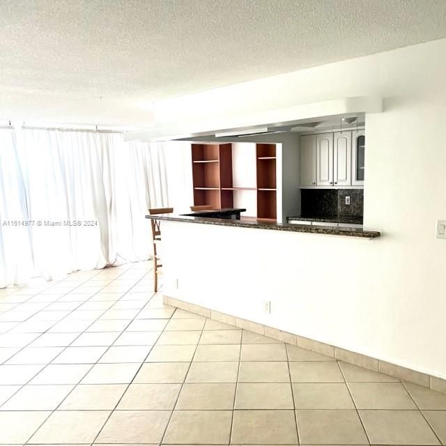 For Rent: $2,700 (2 beds, 2 baths, 1210 Square Feet)