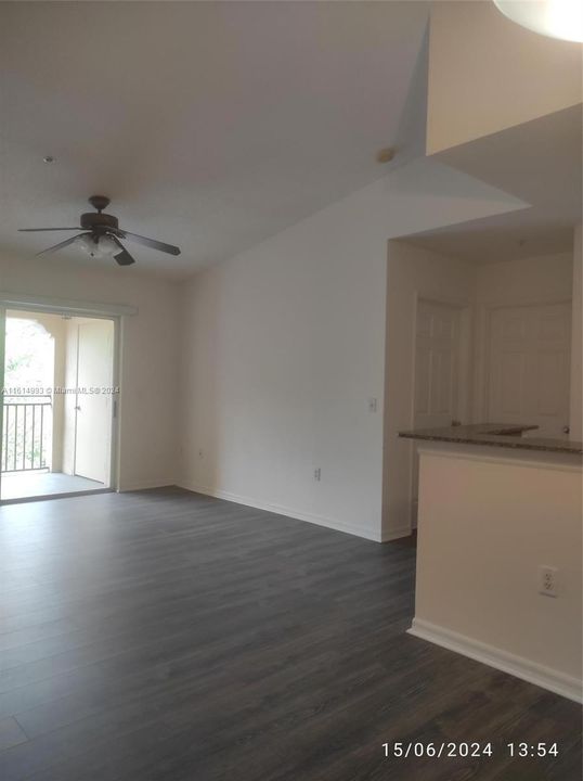 For Rent: $2,450 (2 beds, 2 baths, 1072 Square Feet)