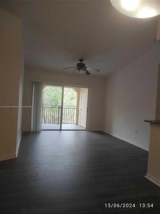 For Rent: $2,450 (2 beds, 2 baths, 1072 Square Feet)