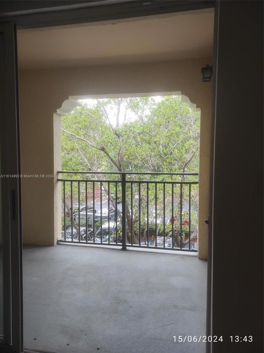 For Rent: $2,450 (2 beds, 2 baths, 1072 Square Feet)