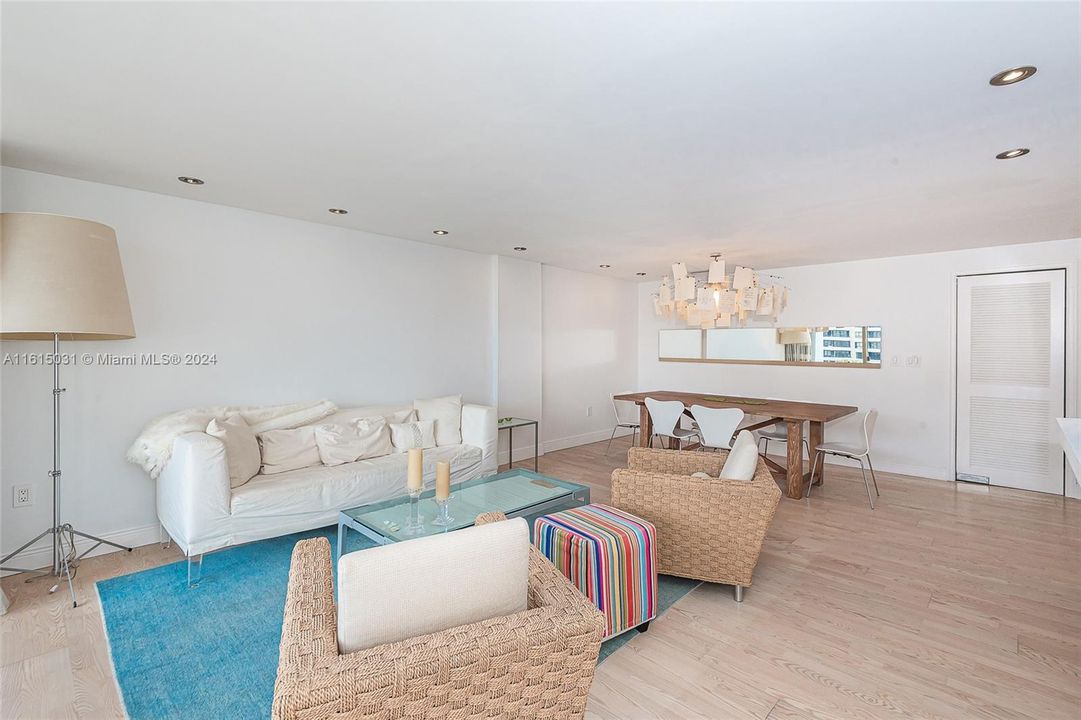 For Sale: $1,190,000 (2 beds, 2 baths, 1260 Square Feet)