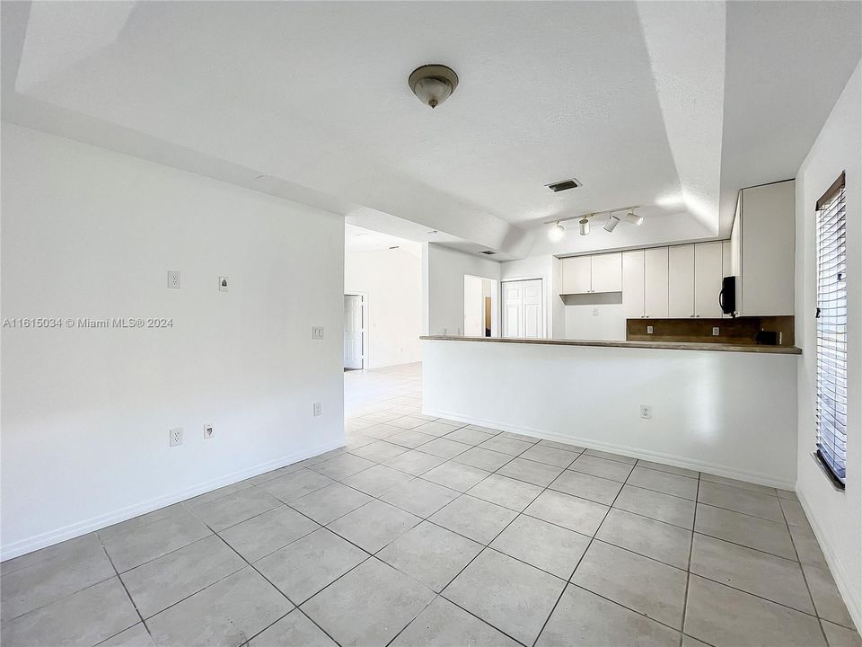 For Sale: $445,000 (3 beds, 2 baths, 1577 Square Feet)