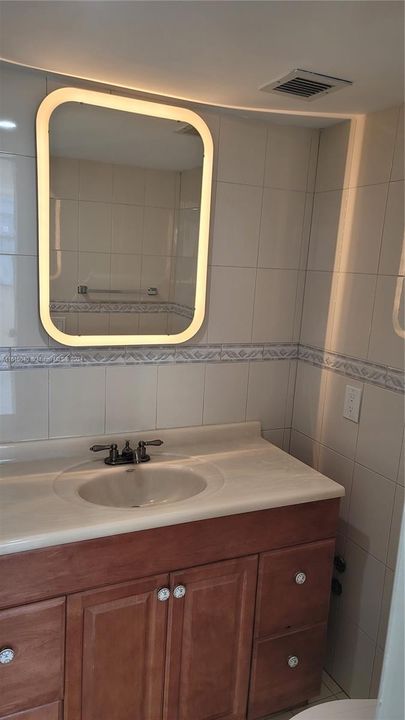 Recently Rented: $2,450 (2 beds, 2 baths, 1220 Square Feet)