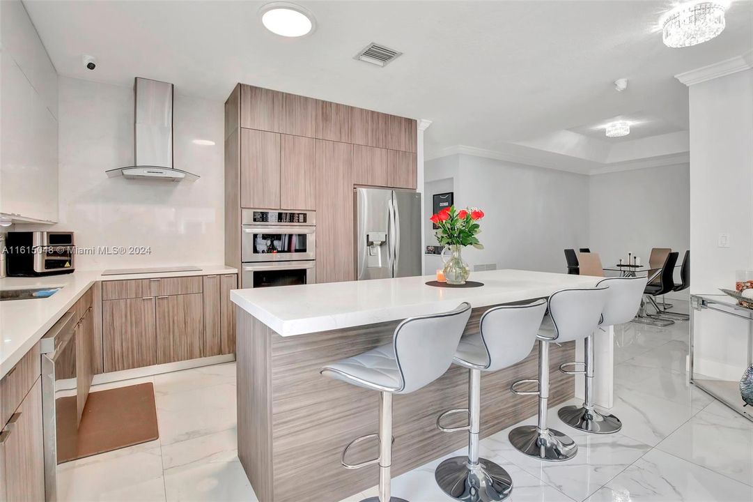 For Sale: $648,000 (2 beds, 2 baths, 1410 Square Feet)