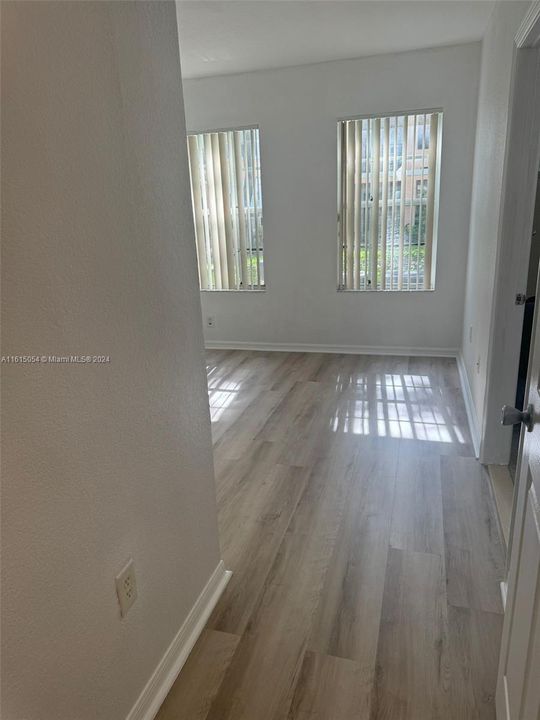 For Rent: $2,100 (2 beds, 2 baths, 1035 Square Feet)