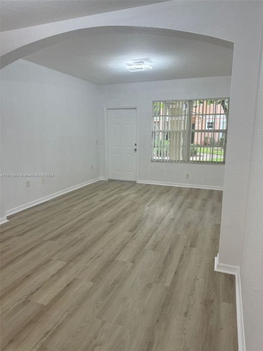 For Rent: $2,100 (2 beds, 2 baths, 1035 Square Feet)