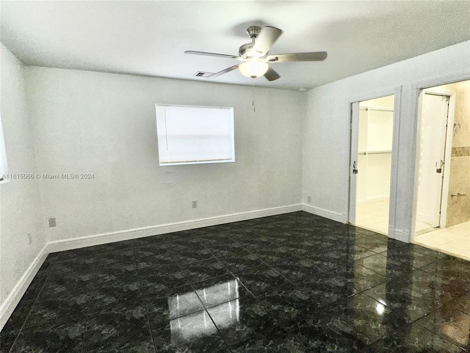 For Rent: $3,150 (3 beds, 1 baths, 1000 Square Feet)