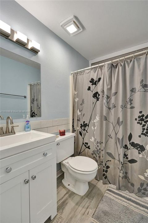 For Sale: $335,000 (2 beds, 2 baths, 1008 Square Feet)