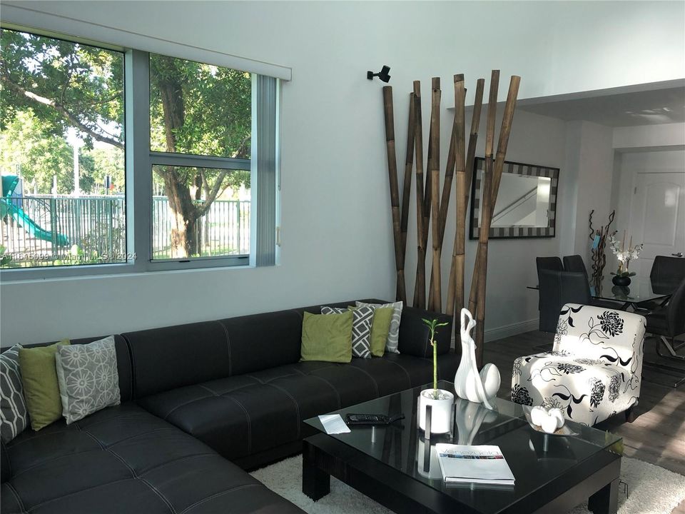 For Sale: $550,000 (2 beds, 2 baths, 1904 Square Feet)