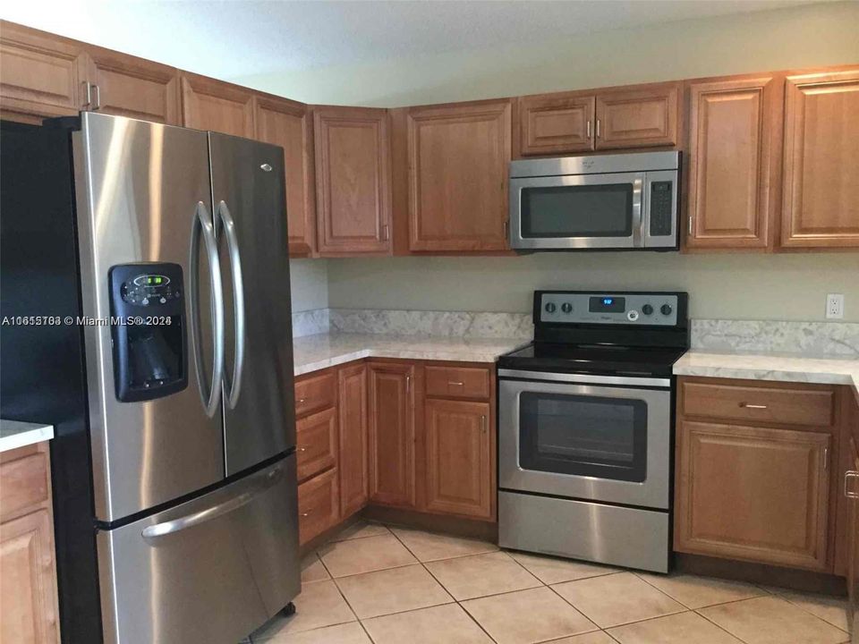 For Rent: $2,925 (3 beds, 2 baths, 1470 Square Feet)