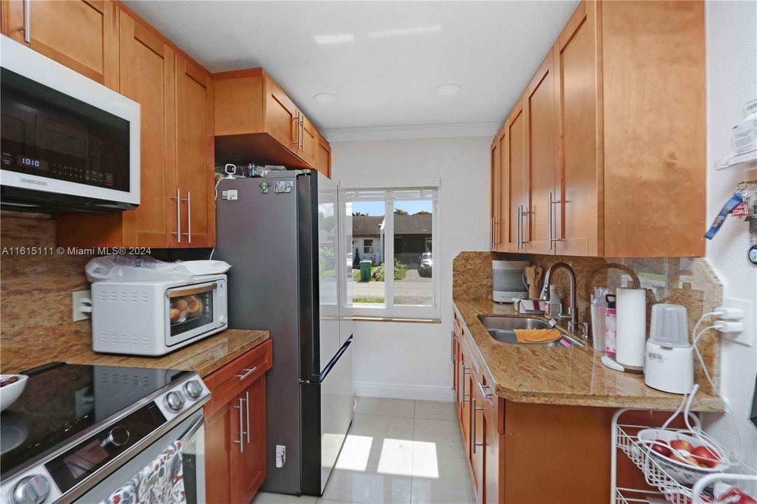 For Sale: $450,000 (3 beds, 1 baths, 970 Square Feet)