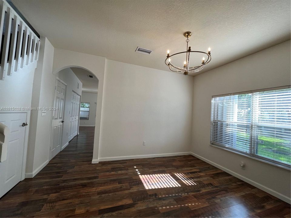 For Rent: $2,800 (3 beds, 2 baths, 1504 Square Feet)