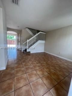 For Rent: $2,900 (3 beds, 2 baths, 1387 Square Feet)