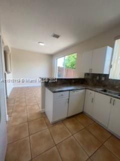 For Rent: $2,900 (3 beds, 2 baths, 1387 Square Feet)