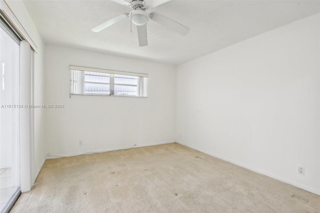 For Sale: $325,000 (2 beds, 1 baths, 1141 Square Feet)