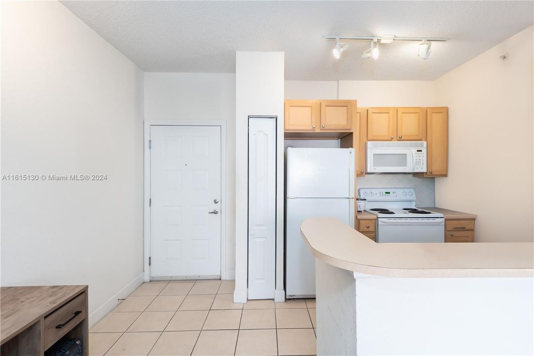 For Rent: $2,000 (1 beds, 1 baths, 522 Square Feet)