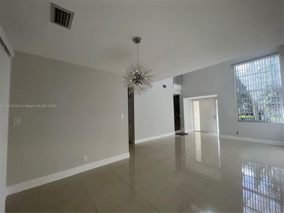 For Rent: $3,900 (3 beds, 2 baths, 1794 Square Feet)
