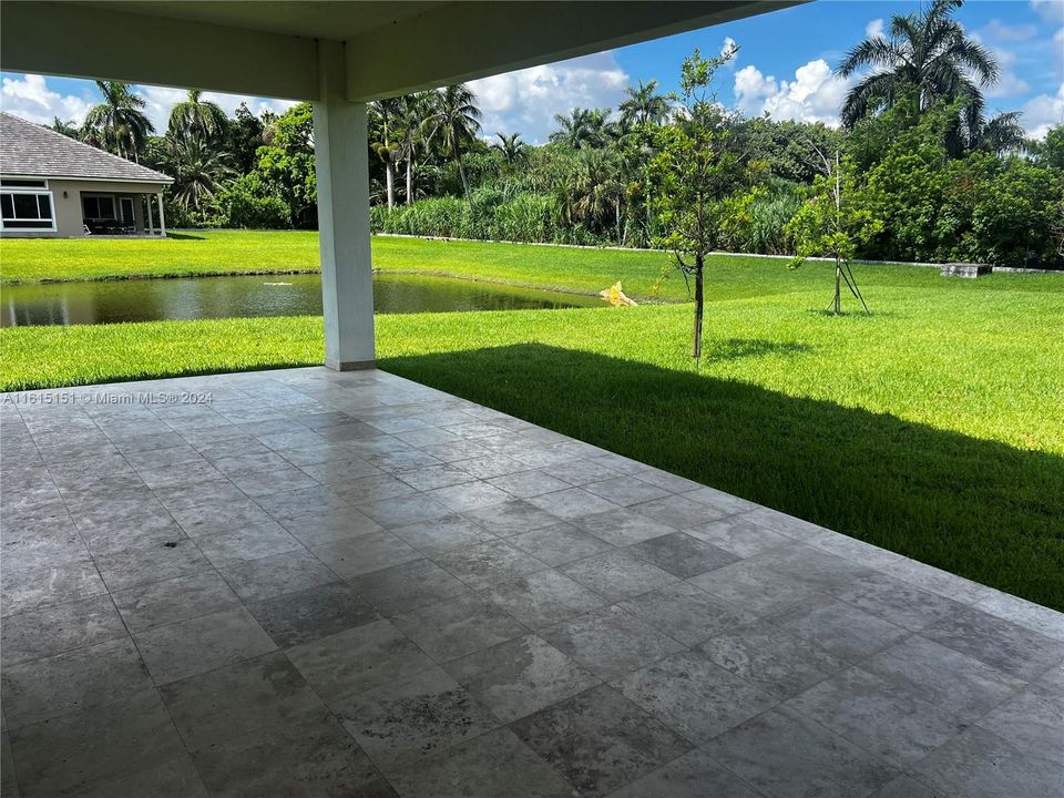 Breakfast area adjacent to kitchen