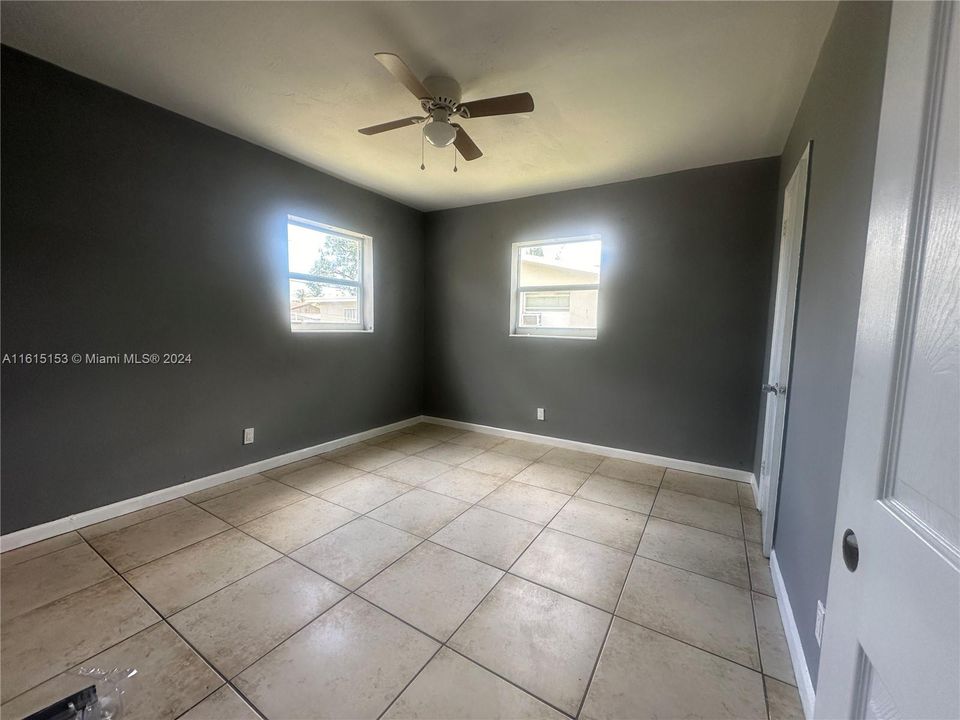 For Rent: $2,250 (2 beds, 1 baths, 1341 Square Feet)