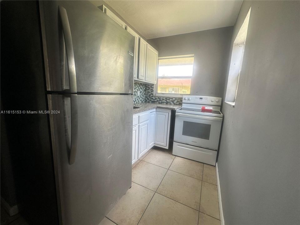 For Rent: $2,250 (2 beds, 1 baths, 1341 Square Feet)