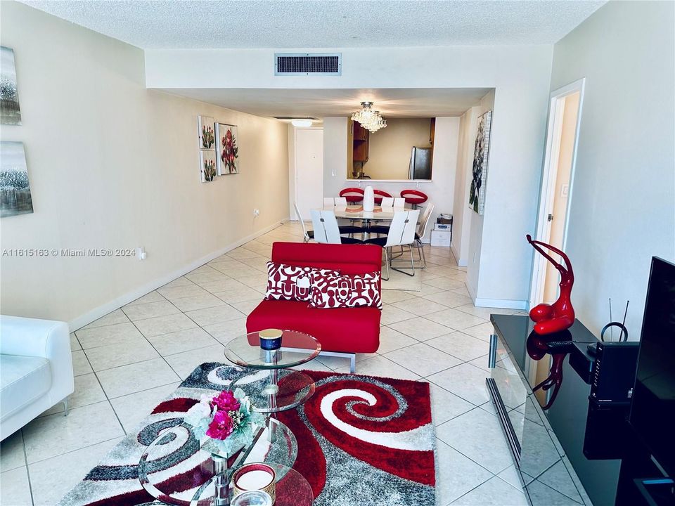 For Rent: $4,000 (2 beds, 2 baths, 1250 Square Feet)