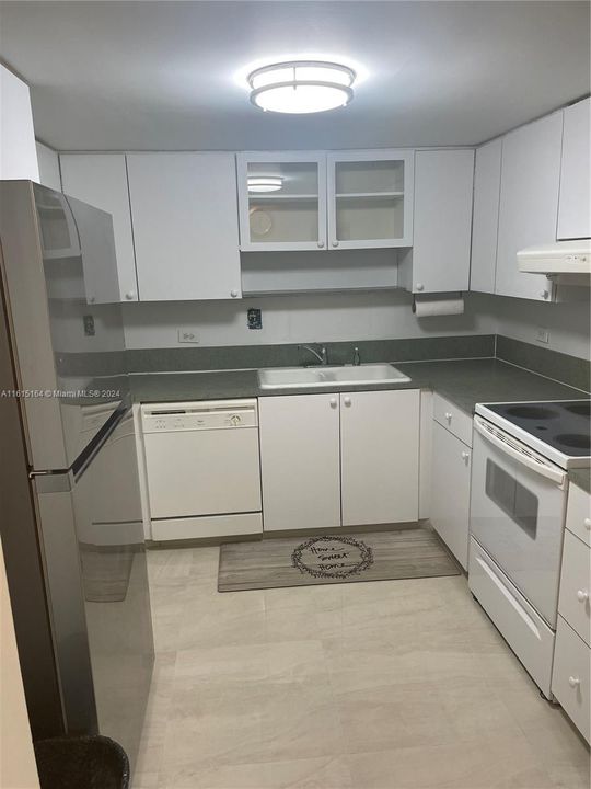 En Venta: $375,000 (1 camas, 1 baños, 864 Pies cuadrados)