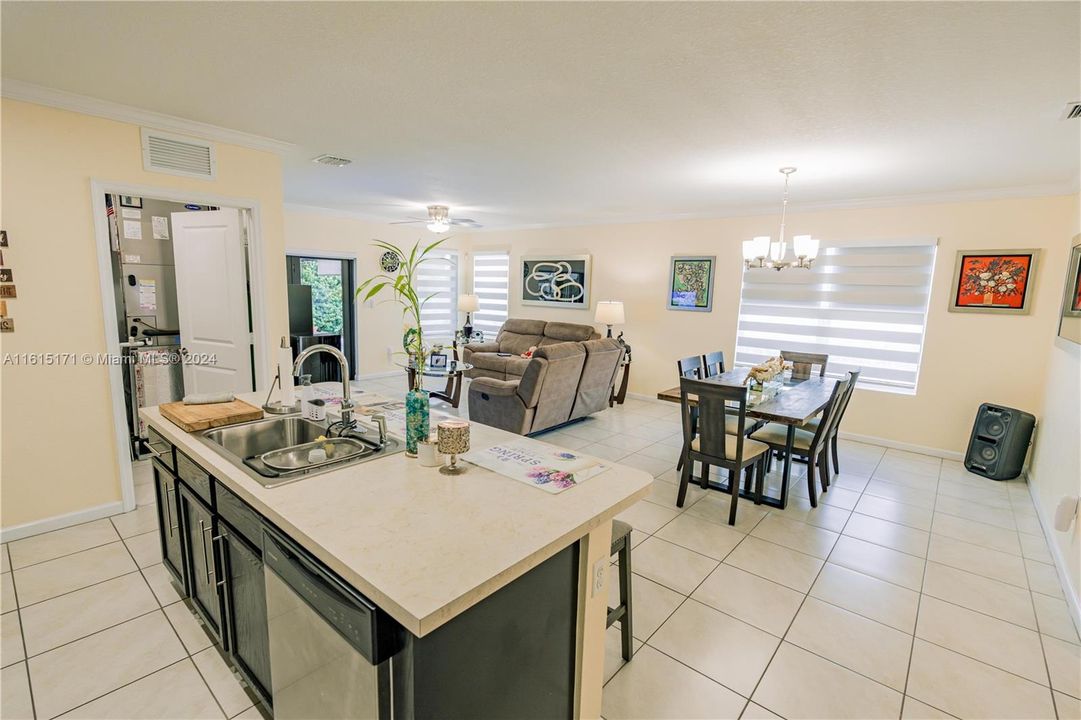 For Sale: $665,000 (4 beds, 3 baths, 1740 Square Feet)