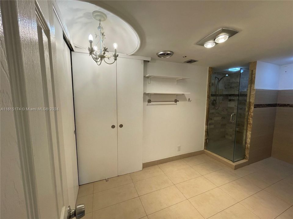 En Venta: $324,999 (1 camas, 2 baños, 1300 Pies cuadrados)