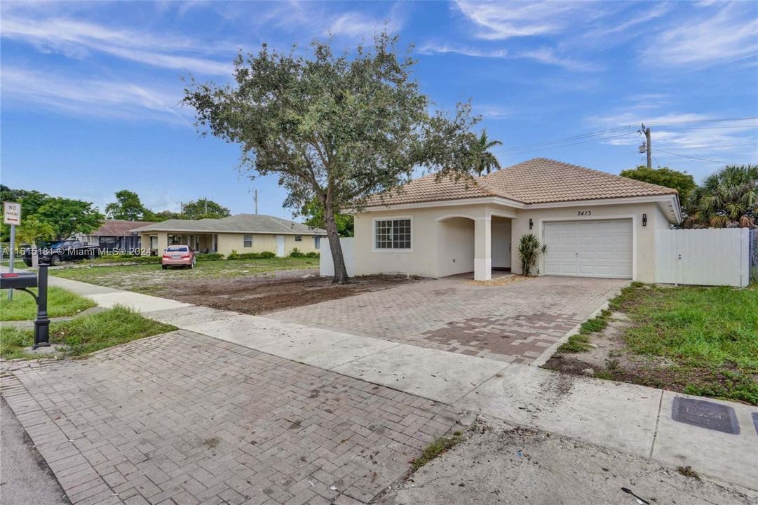 For Sale: $499,000 (3 beds, 2 baths, 1590 Square Feet)