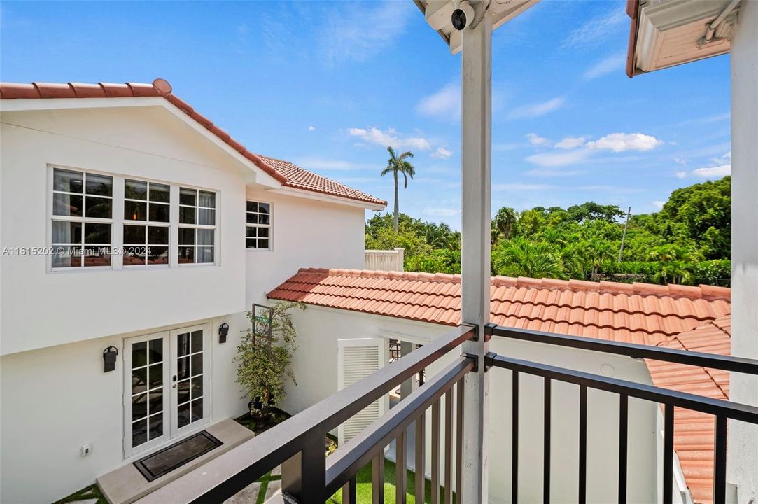 Guesthouse Balcony