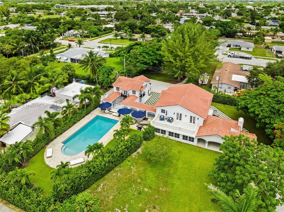 En Venta: $2,995,000 (4 camas, 5 baños, 3443 Pies cuadrados)