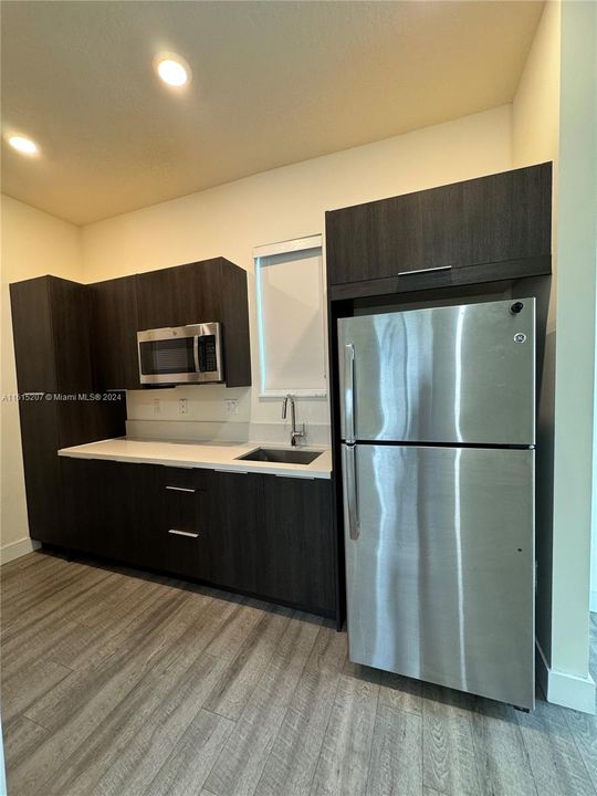 For Rent: $1,800 (0 beds, 1 baths, 408 Square Feet)