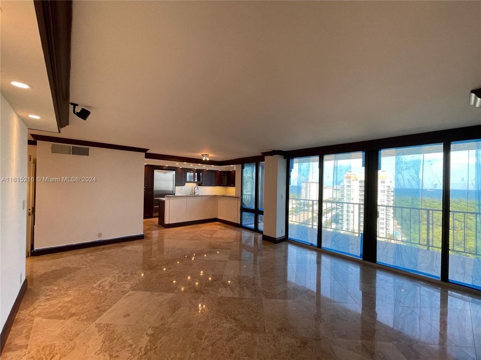 En Venta: $848,000 (2 camas, 2 baños, 1500 Pies cuadrados)