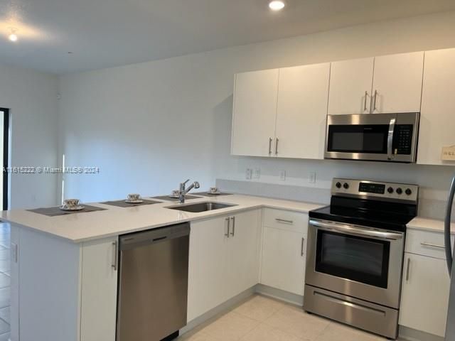 For Rent: $3,800 (3 beds, 2 baths, 1756 Square Feet)